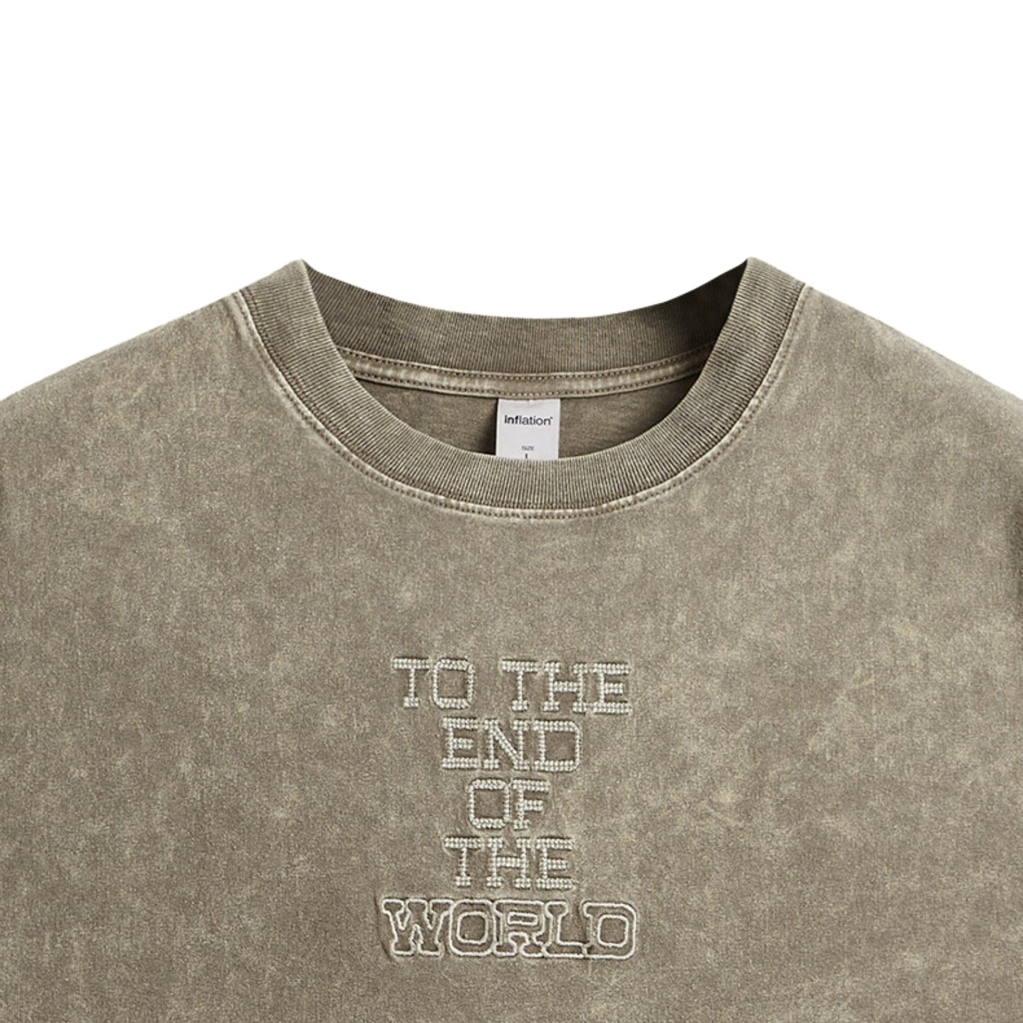 T-shirt femme streetwear "The End Of The World" – Graphisme audacieux