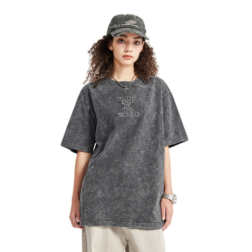 T-shirt femme streetwear "The End Of The World" – Graphisme audacieux